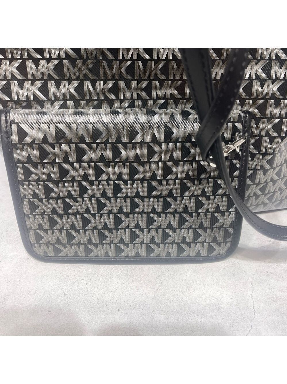 Michael Kors Eliza XL Tote + Pouch & Wallet Set MK Signature Logo Black - Picture 9 of 10